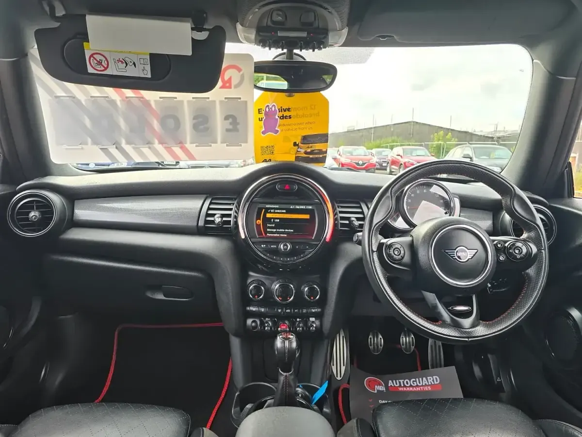 Used Mini Cooper Hatch 136 HP (100 kW) 2019 Red Hatchback
