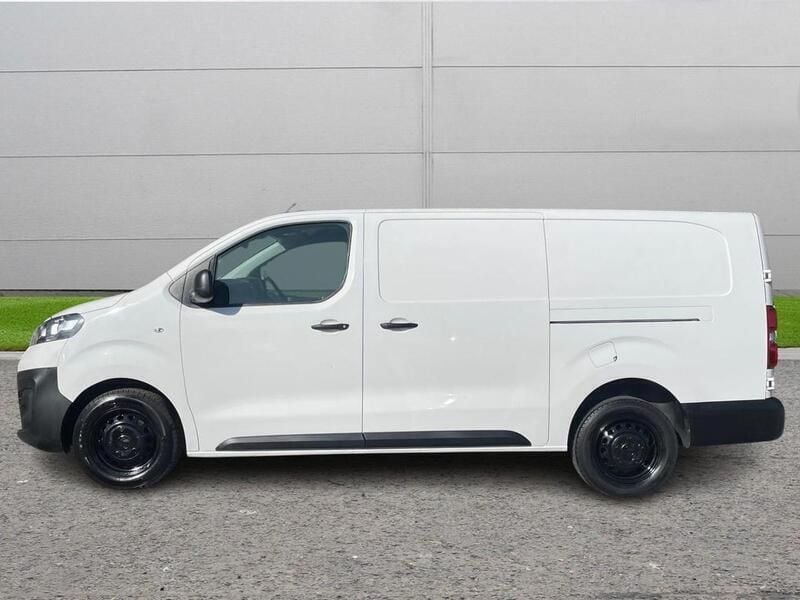 White Used 2022 Vauxhall Vivaro S Van | £13,250 (Good price) - Image 1/4