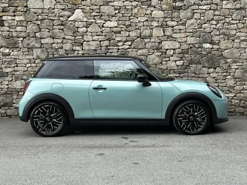 New Mini Cooper Exclusive 113 kW (154 HP) 2026 Green Hatchback