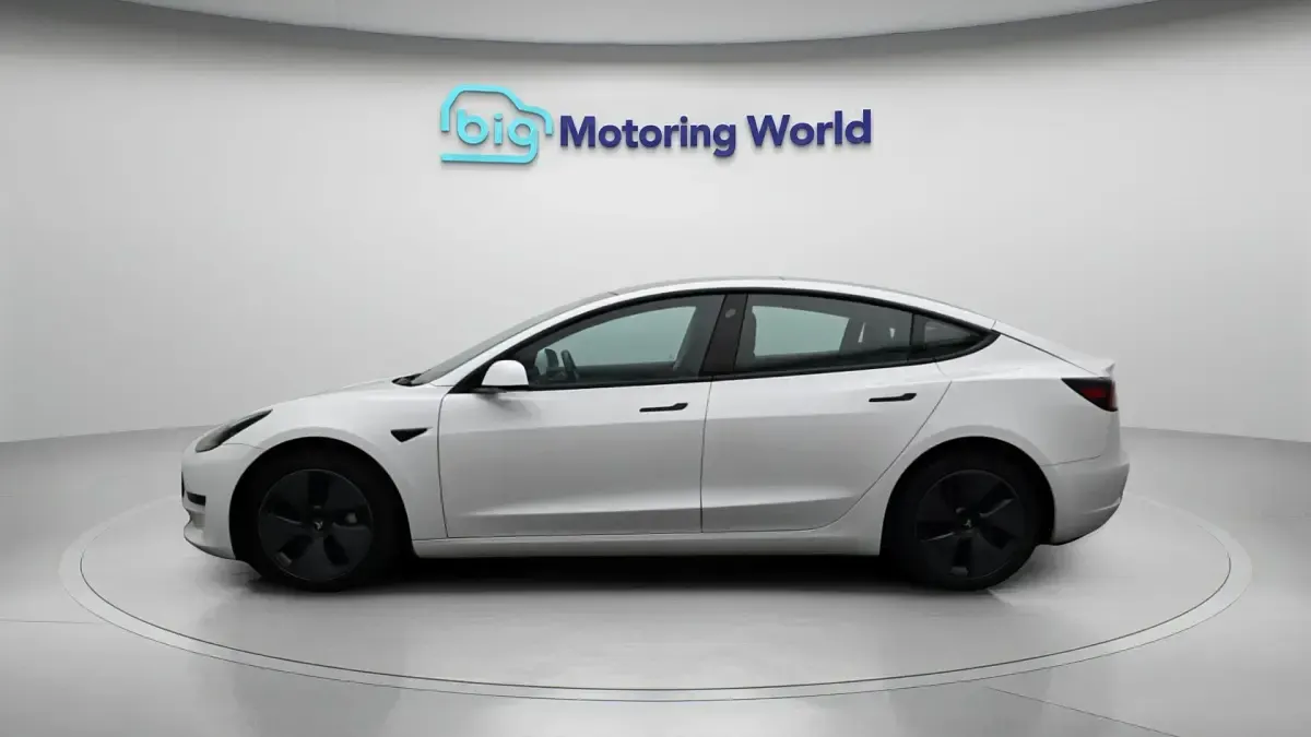 Used Tesla Model 3 RWD 222 kW (302 HP) 2022 White Sedan