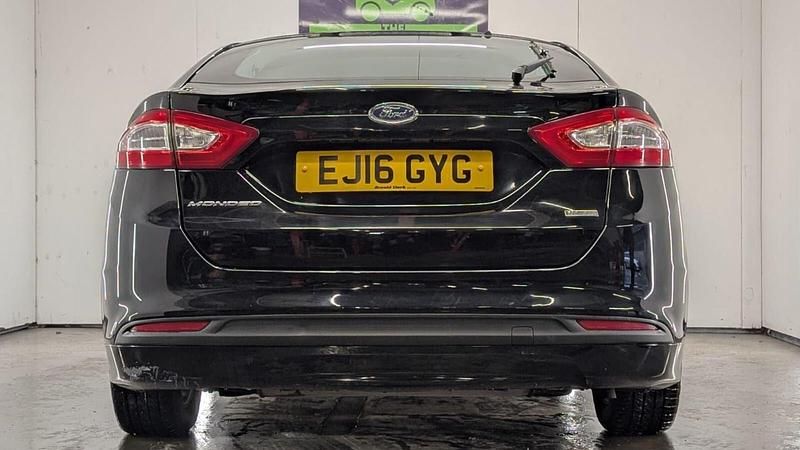 Used Ford Mondeo Zetec 2016 Black Hatchback