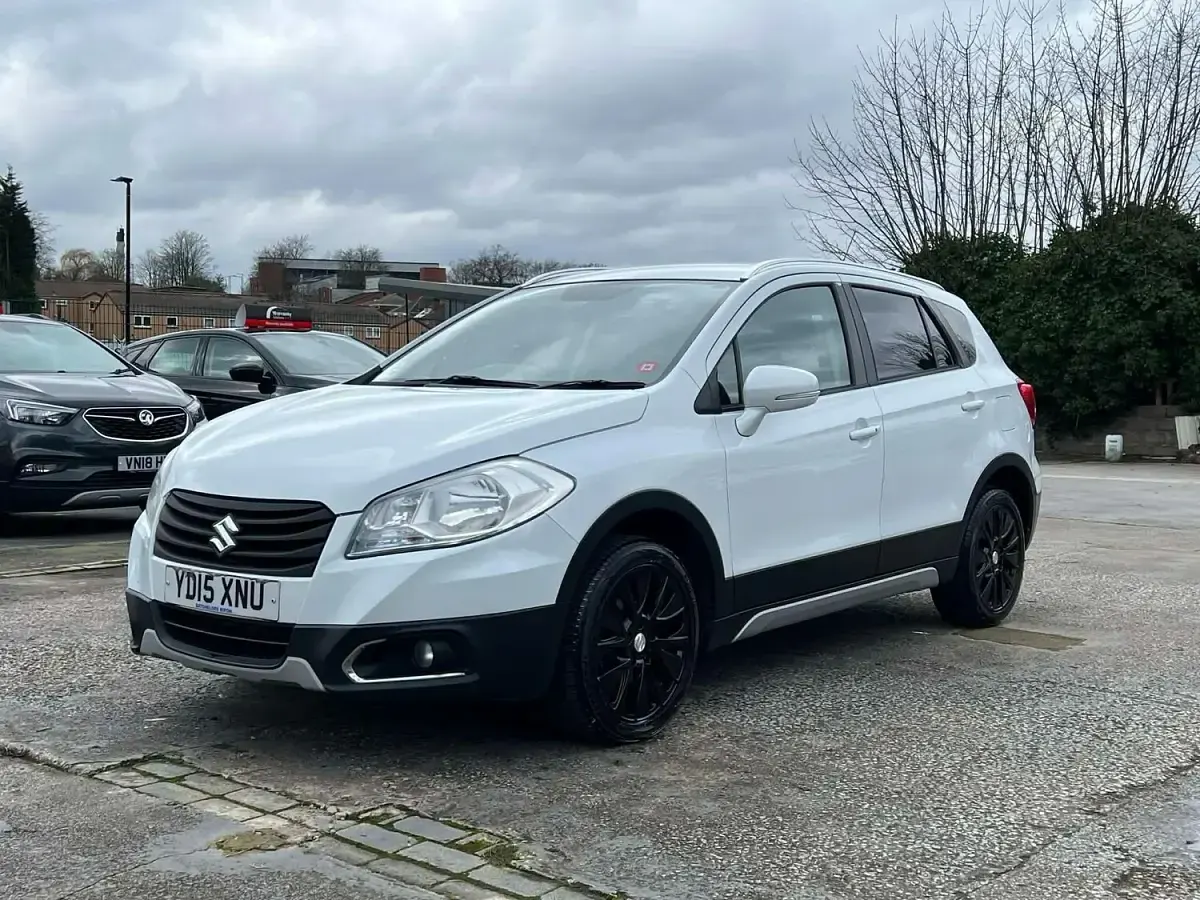 Used Suzuki SX4 SZ-T 120 HP (88 kW) 2015 White Hatchback