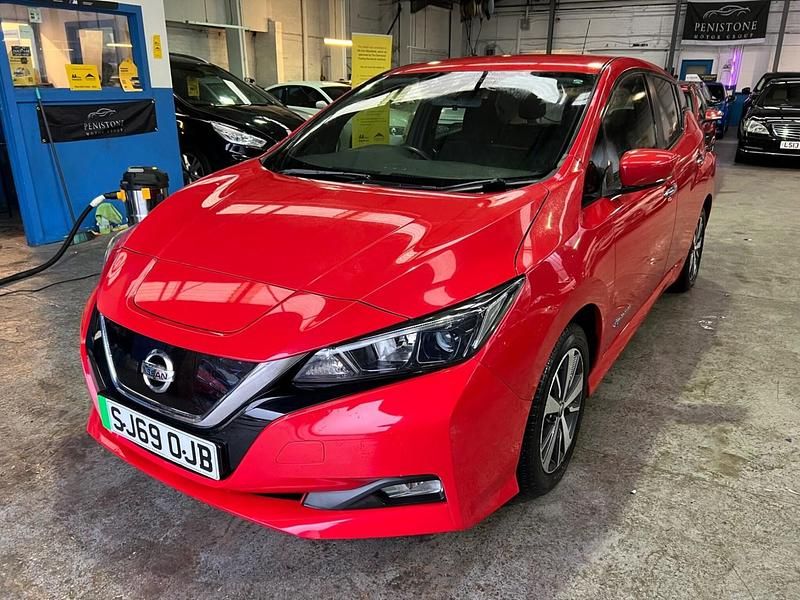 Used Nissan Leaf Acenta 110 kW (150 HP) 2019 Red Hatchback