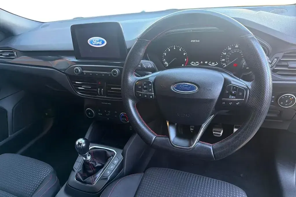 Used Ford Focus ST-Line 125 HP (91 kW) 2020 Grey Hatchback