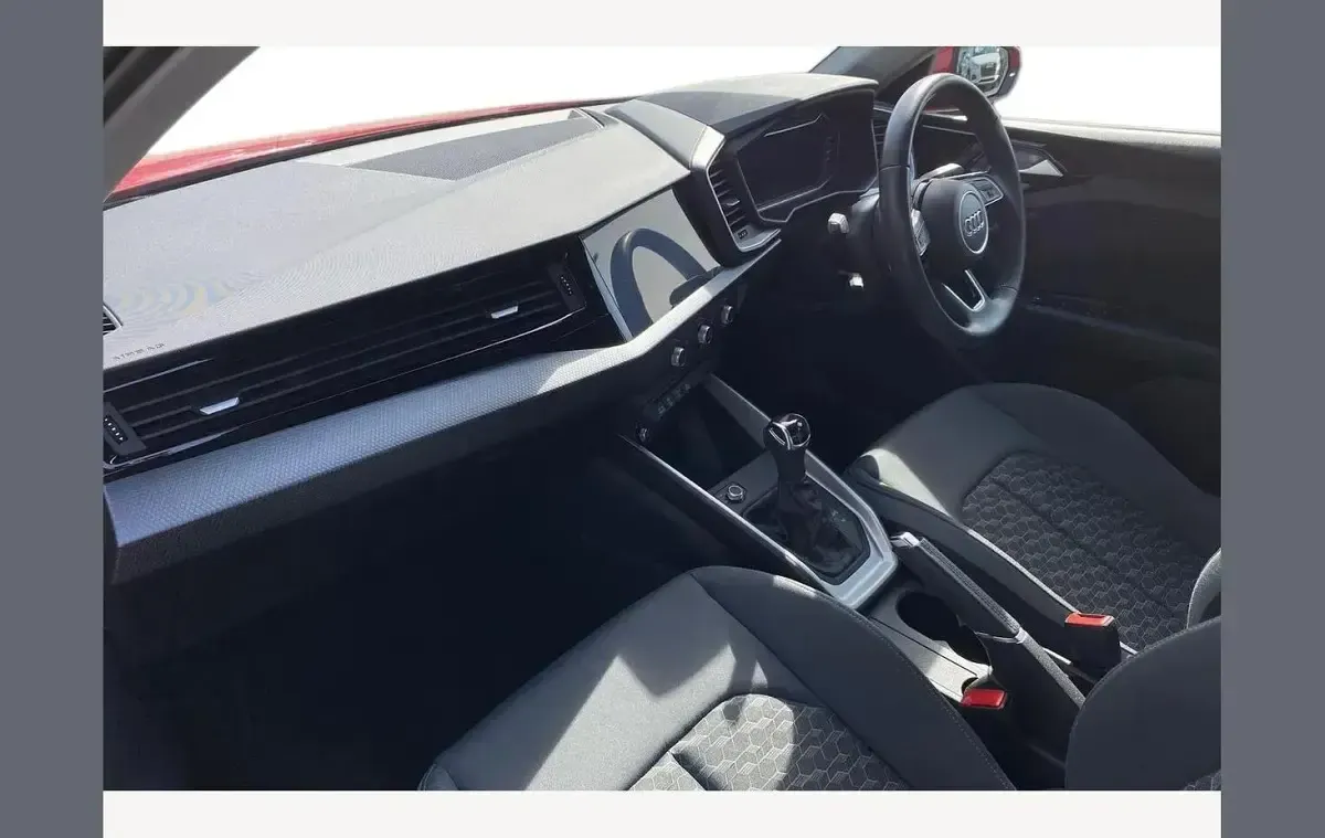 Begagnad Audi A1 Sport 110 HK (80 kW) 2024 Röd SUV