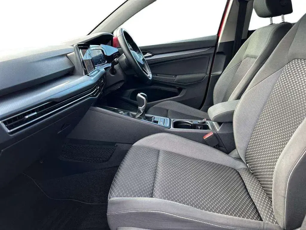 Used VW Golf VIII Active 110 HP (80 kW) 2022 Red Hatchback