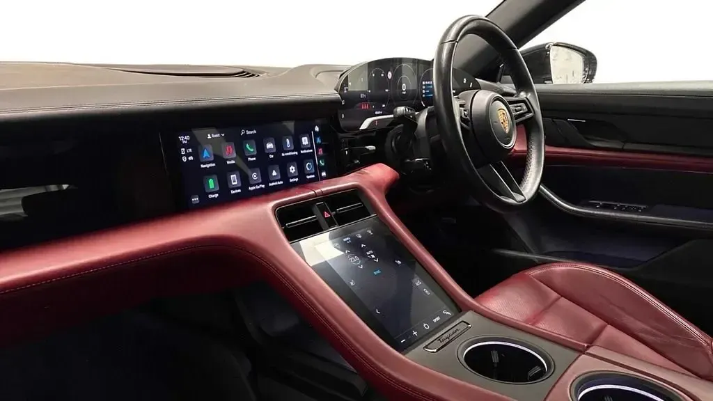 Begagnad Porsche Taycan 350 kW (476 HK) 2022 Svart Sedan