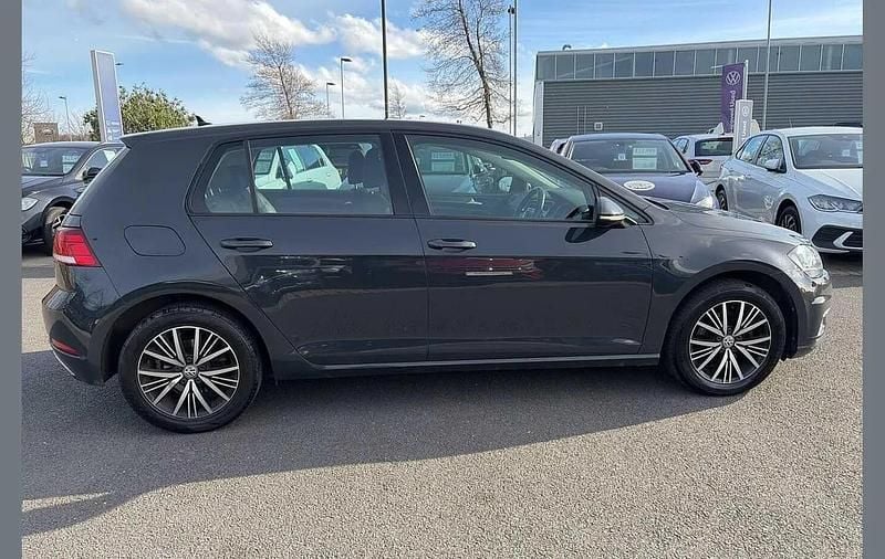 Used VW Golf VII SE 123 HP (90 kW) 2017 Grey Hatchback