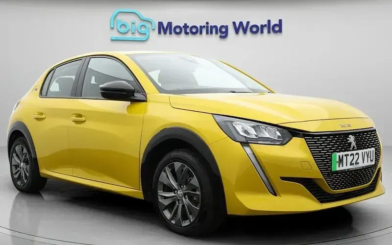Used Peugeot e-208 Allure 100 kW (136 HP) 2022 Hatchback