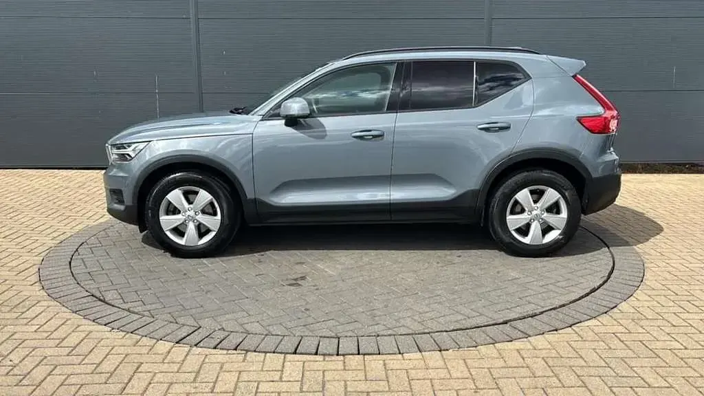 Used Volvo XC40 Momentum 2021 SUV