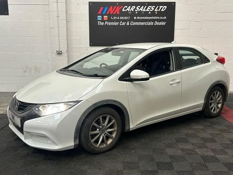 Used Honda Civic EX 150 HP (110 kW) 2012 White Hatchback