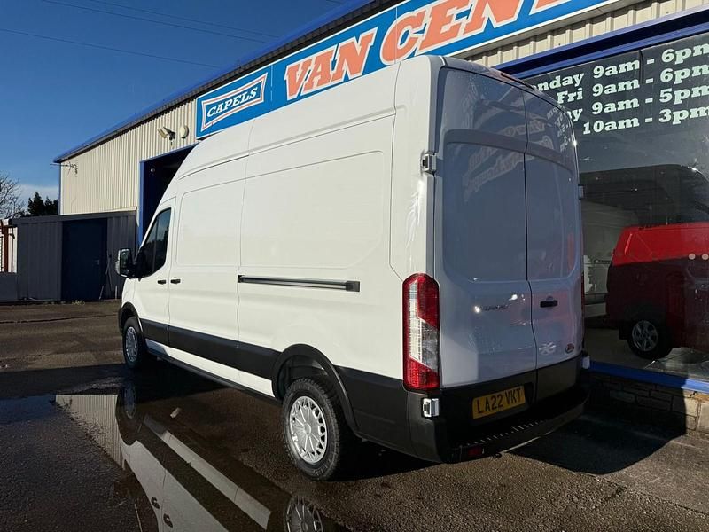 Używany Ford Transit 130 KM (95 kW) 2022 Biały Van
