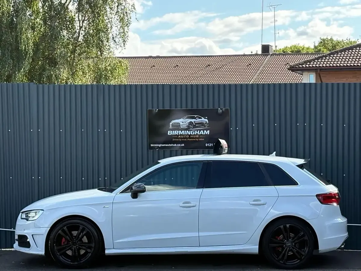 Used Audi A3 Sportback S-Line 180 HP (132 kW) 2013 White Hatchback