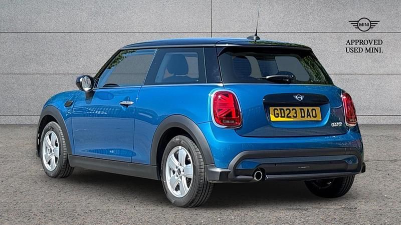 Usado Mini Cooper Classic 134 HP (98 kW) 2023 Azul Citadino