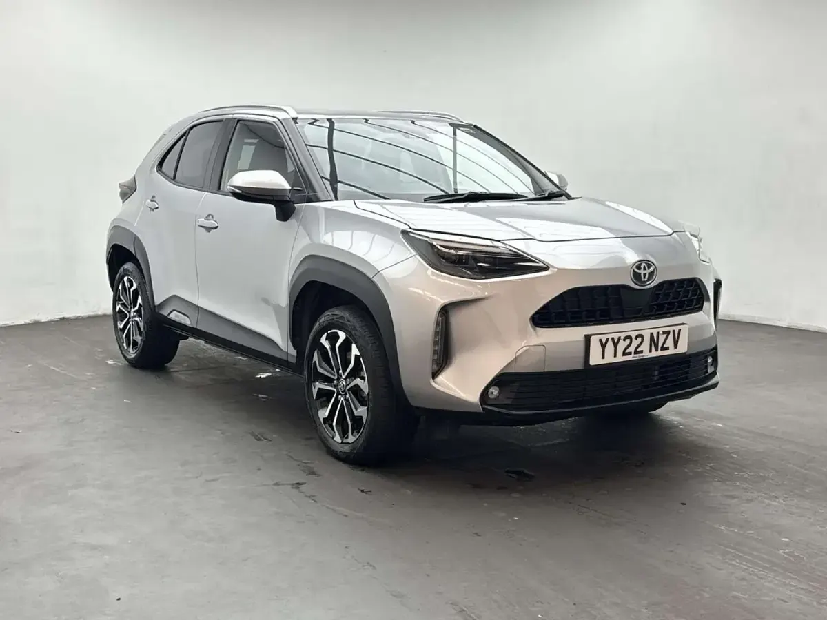 Used Toyota Yaris Cross Design 114 HP (83 kW) 2022 Silver SUV