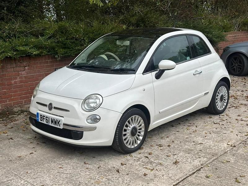 White Used 2011 Fiat 500 Lounge Hatchback | £3,295 (Fair price) - Image 1/4