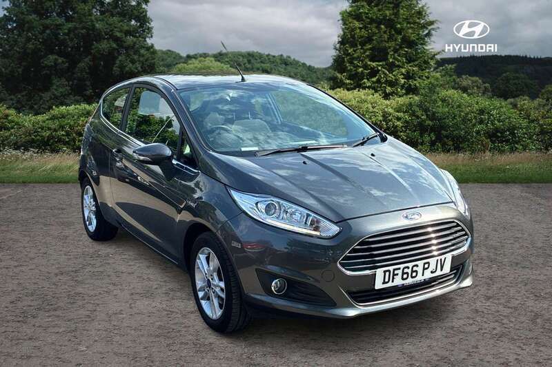 Grey Used 2017 Ford Fiesta Zetec Hatchback | £8,349 (Fair price) - Image 1/4