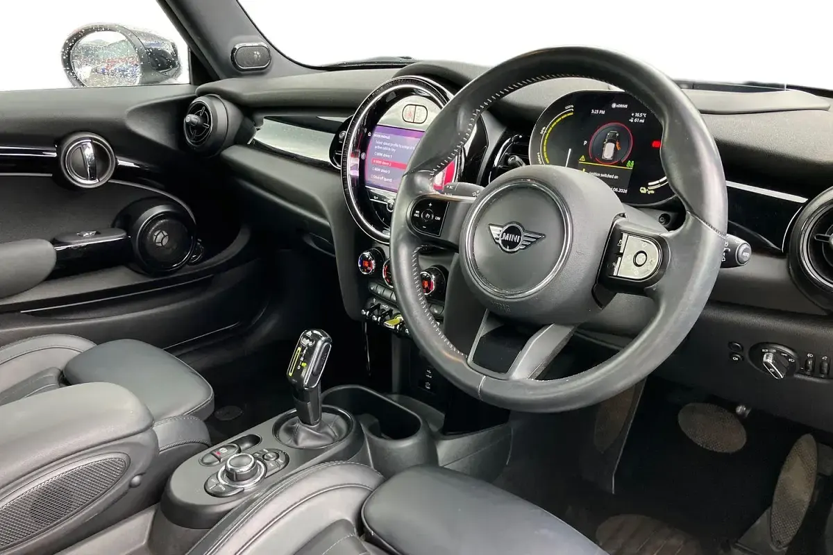 Used Mini Cooper S Level 3 135 kW (184 HP) 2023 White Hatchback