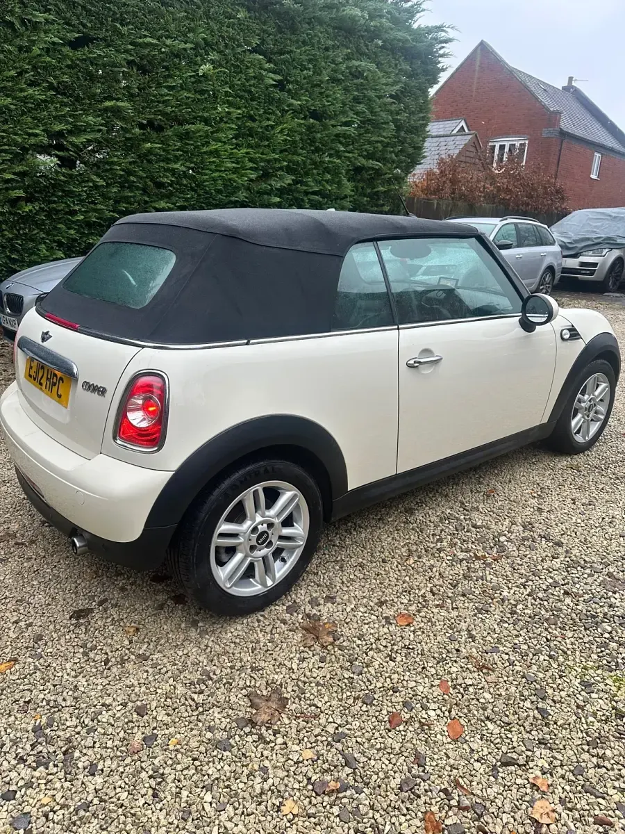 Używany Mini Cooper Cabriolet 122 KM (89 kW) 2012 Biały Kabriolet