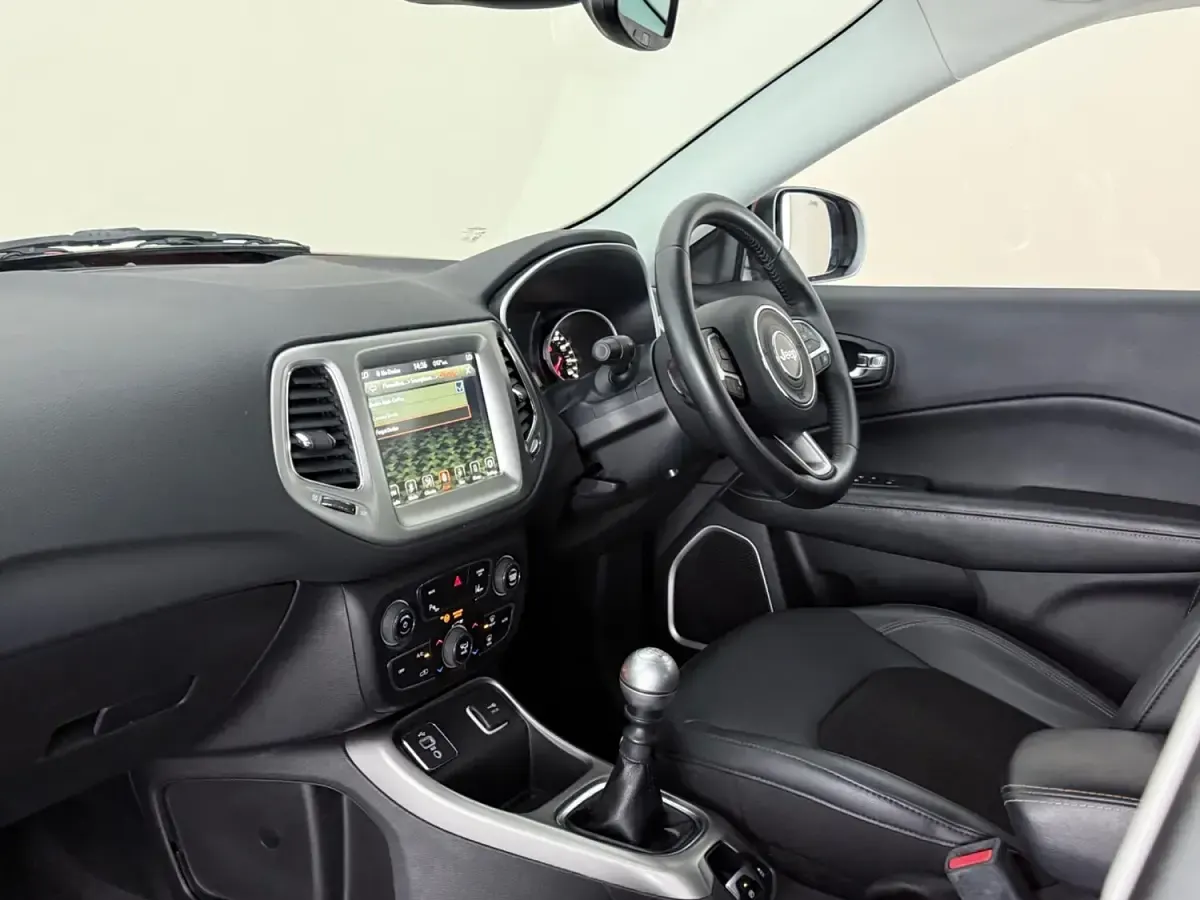 Used Jeep Compass Longitude 140 HP (102 kW) 2018 Red SUV
