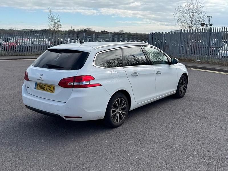 Used Peugeot 308 SW Allure 2016 White Estate