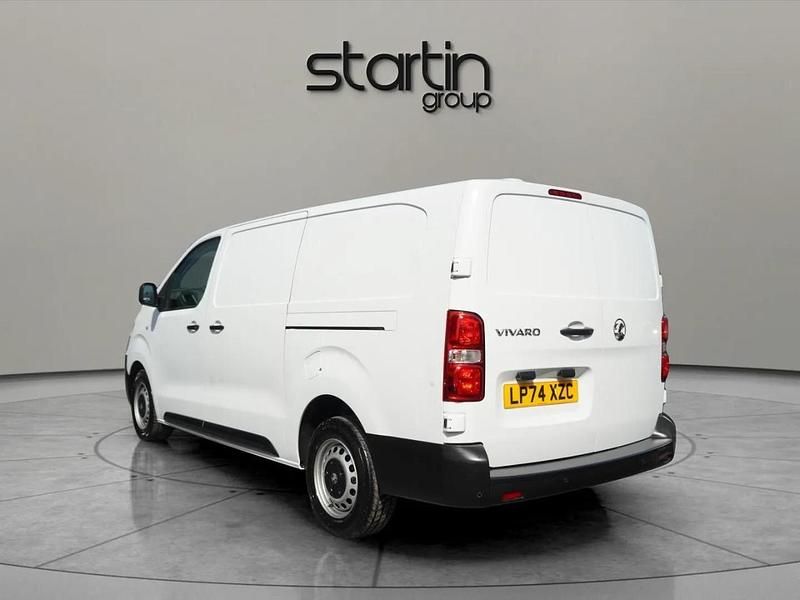 Used Vauxhall Vivaro 143 HP (105 kW) 2025 White MPV