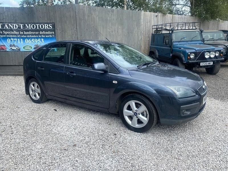 Grey Used 2006 Ford Focus Zetec Hatchback | £1,895 (Good price) - Image 1/4