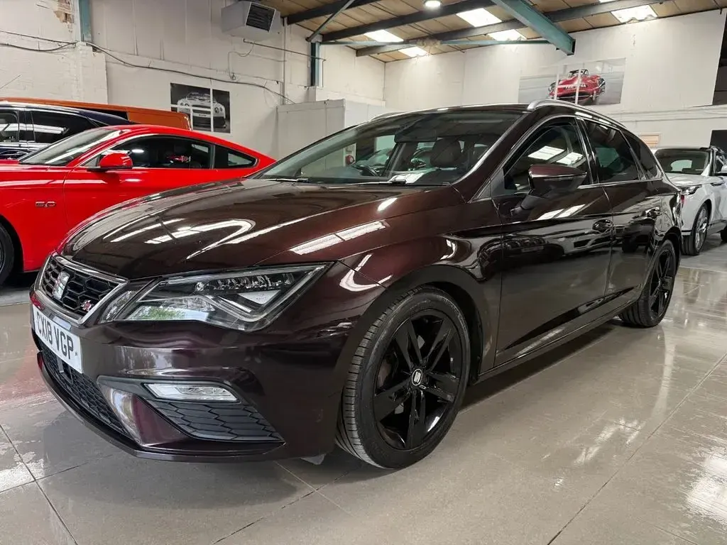 Used Seat Leon ST FR 150 HP (110 kW) 2018 Purple Estate