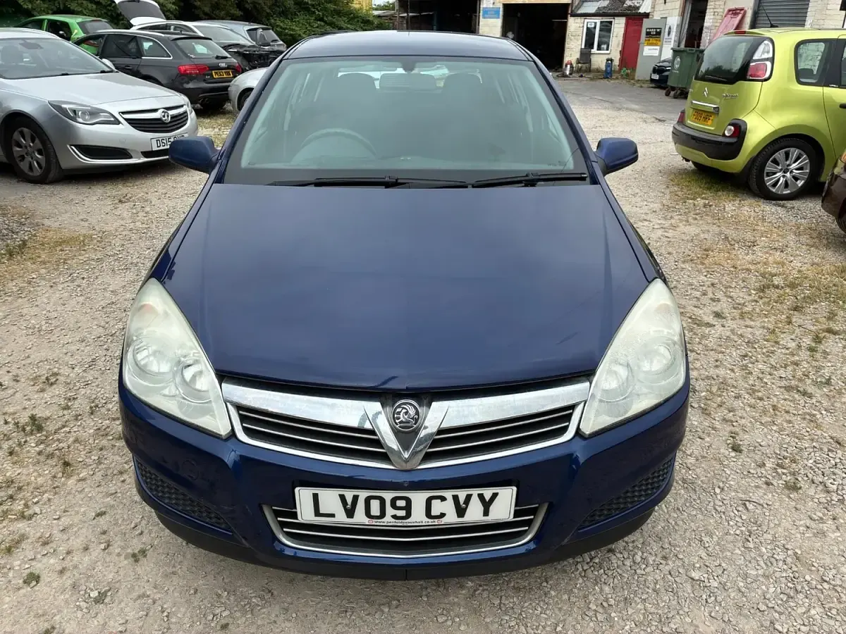 Used Vauxhall Astra 140 HP (102 kW) 2009 Blue Hatchback
