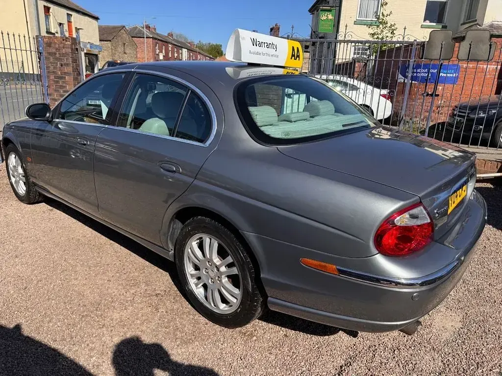 Used Jaguar S-Type SE 201 HP (147 kW) 2004 Grey Sedan