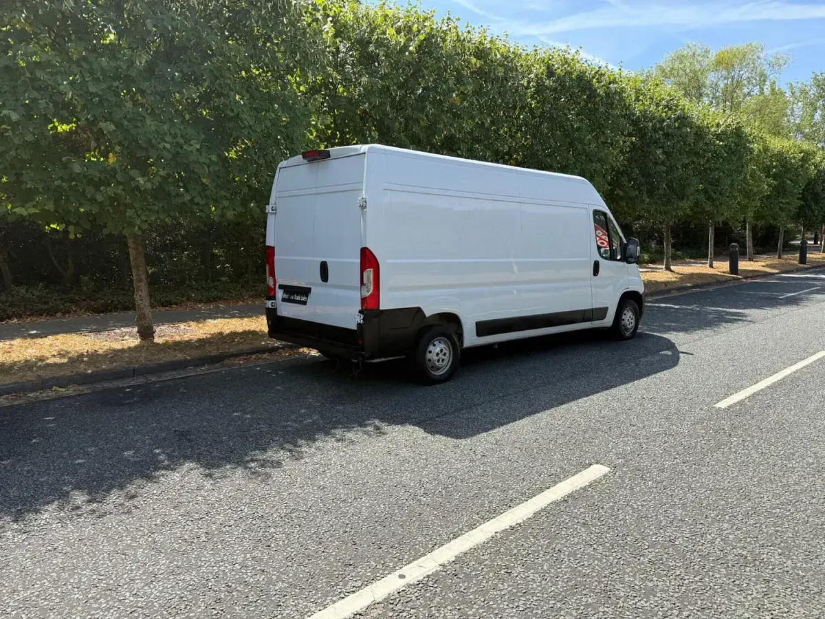 Used Peugeot Boxer S 140 HP (102 kW) 2022 White Van