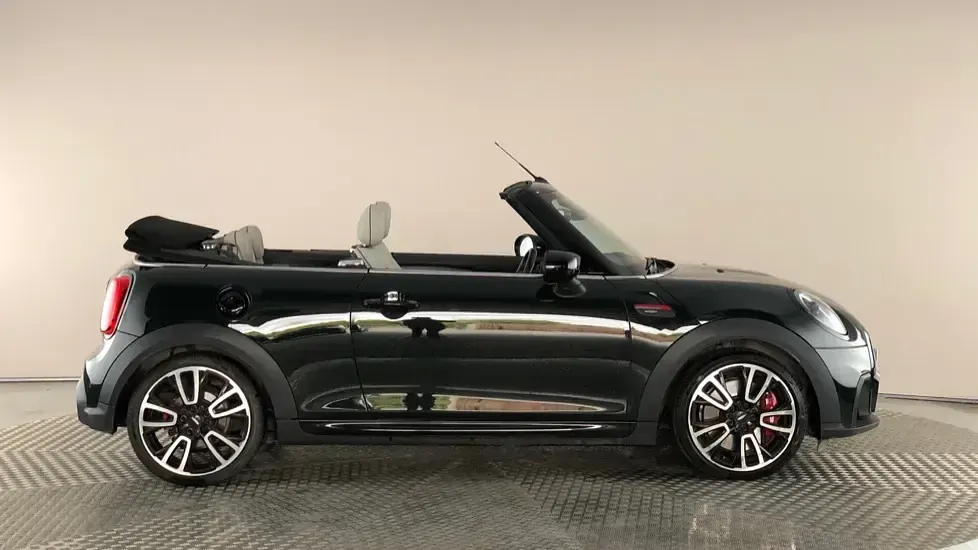 Used Mini John Cooper Works 228 HP (167 kW) 2023 Green Hatchback