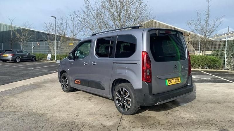 Used Citroën e-Berlingo XTR 98 kW (134 HP) 2021 Red MPV