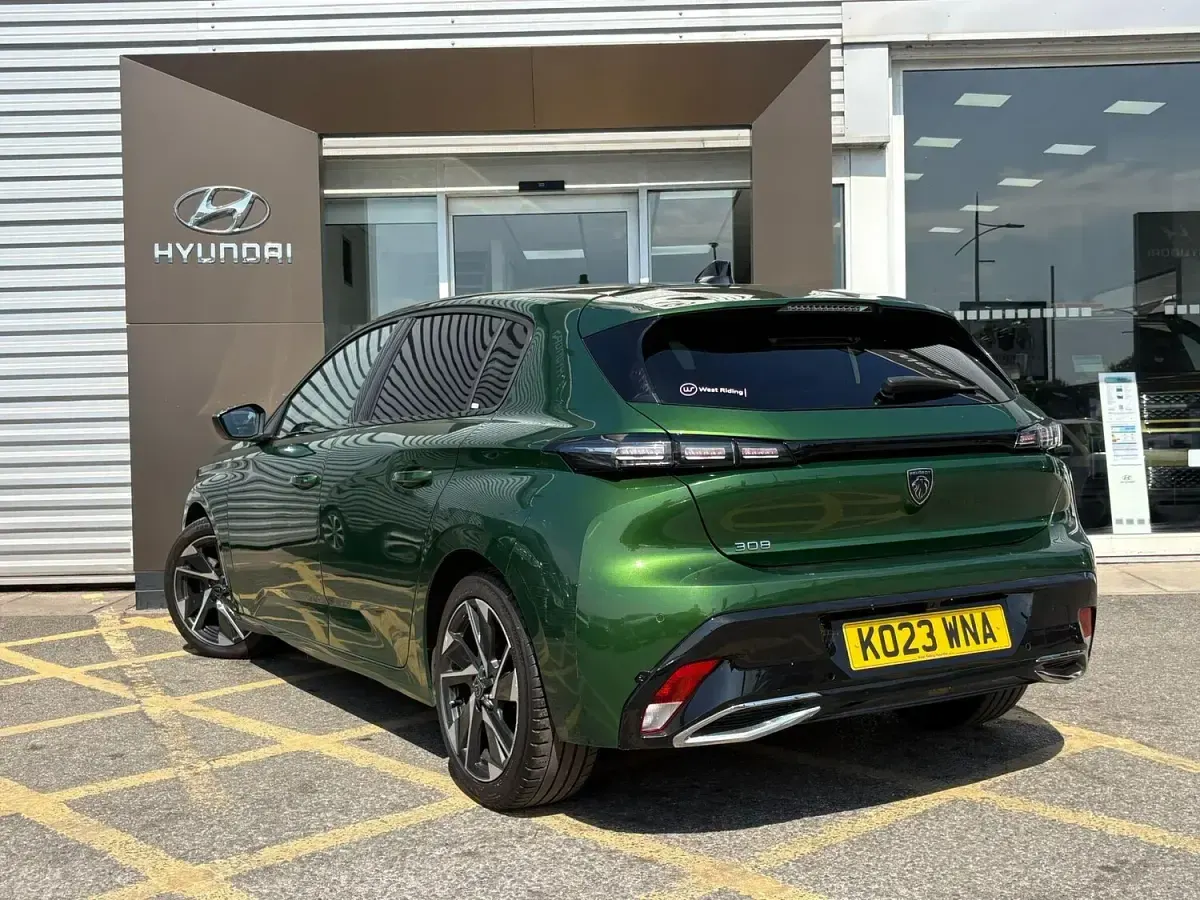 Used Peugeot 308 Allure Premium 130 HP (95 kW) 2023 Green Hatchback