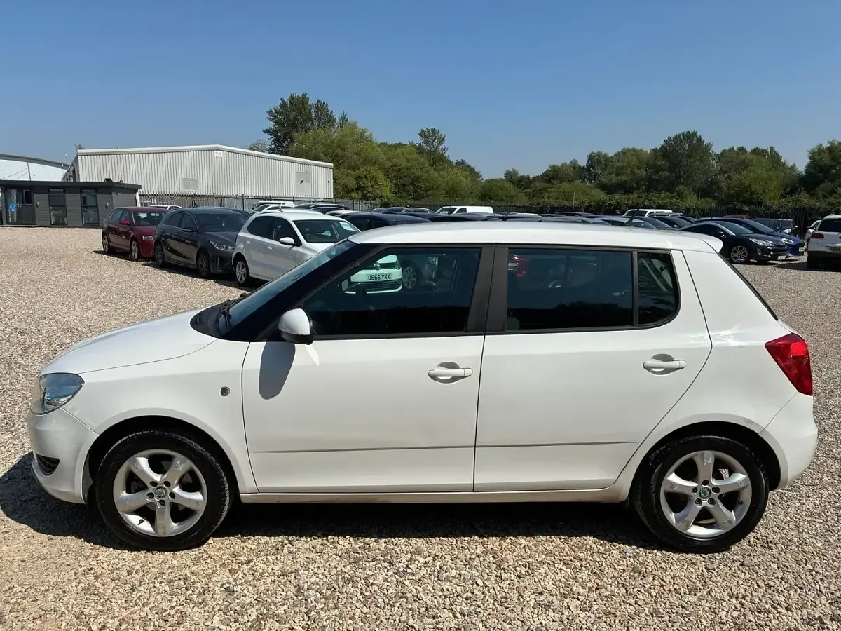 Used Skoda Fabia SE 86 HP (63 kW) 2012 White Hatchback