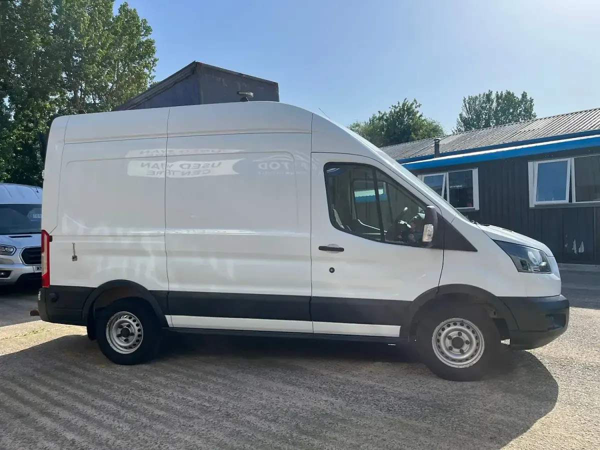 Used Ford Transit 130 HP (95 kW) 2018 White Van