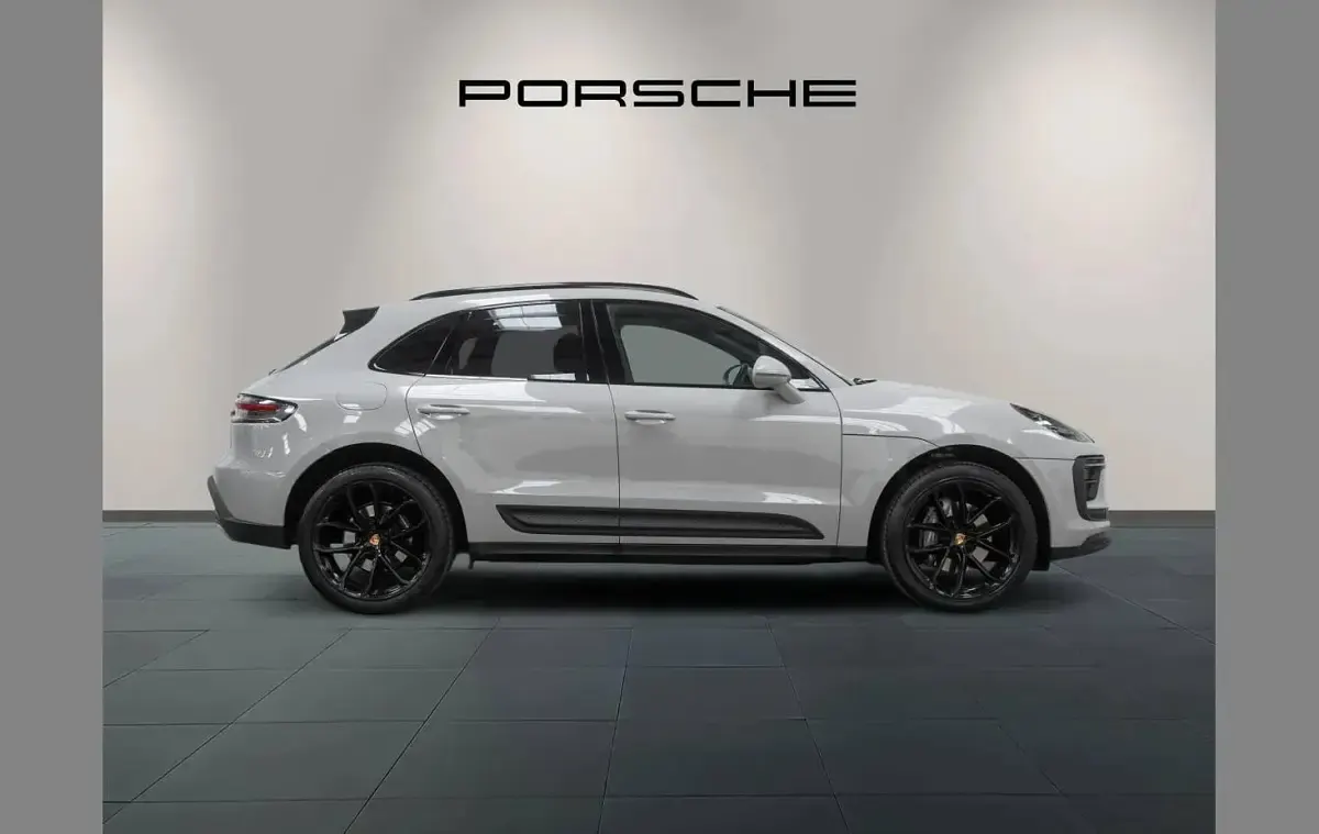 Used Porsche Macan 261 HP (191 kW) 2022 Grey SUV
