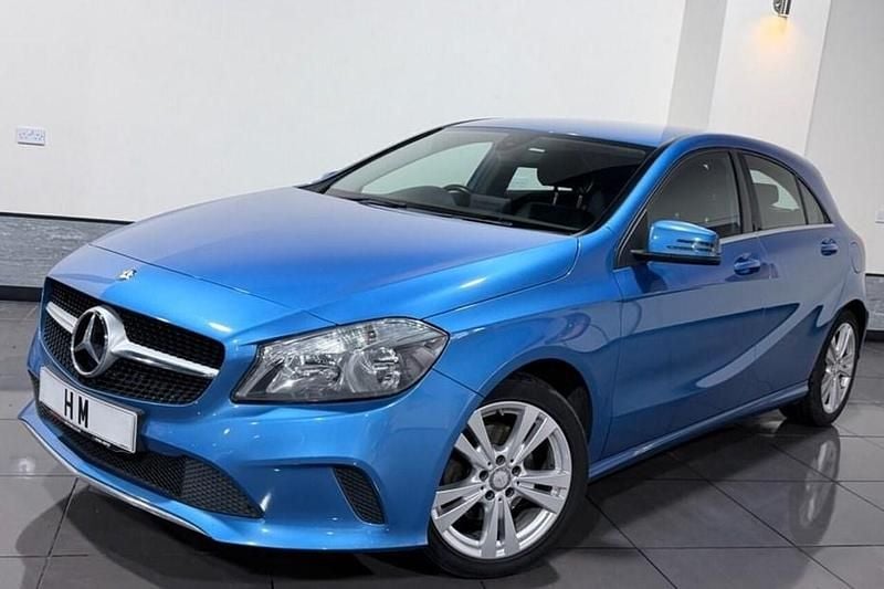 Used Mercedes A180 122 HP (89 kW) 2017 Blue Hatchback