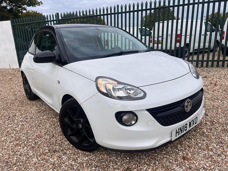 Begagnad Vauxhall Adam S 70 HK (51 kW) 2018 Vit Halvkombi