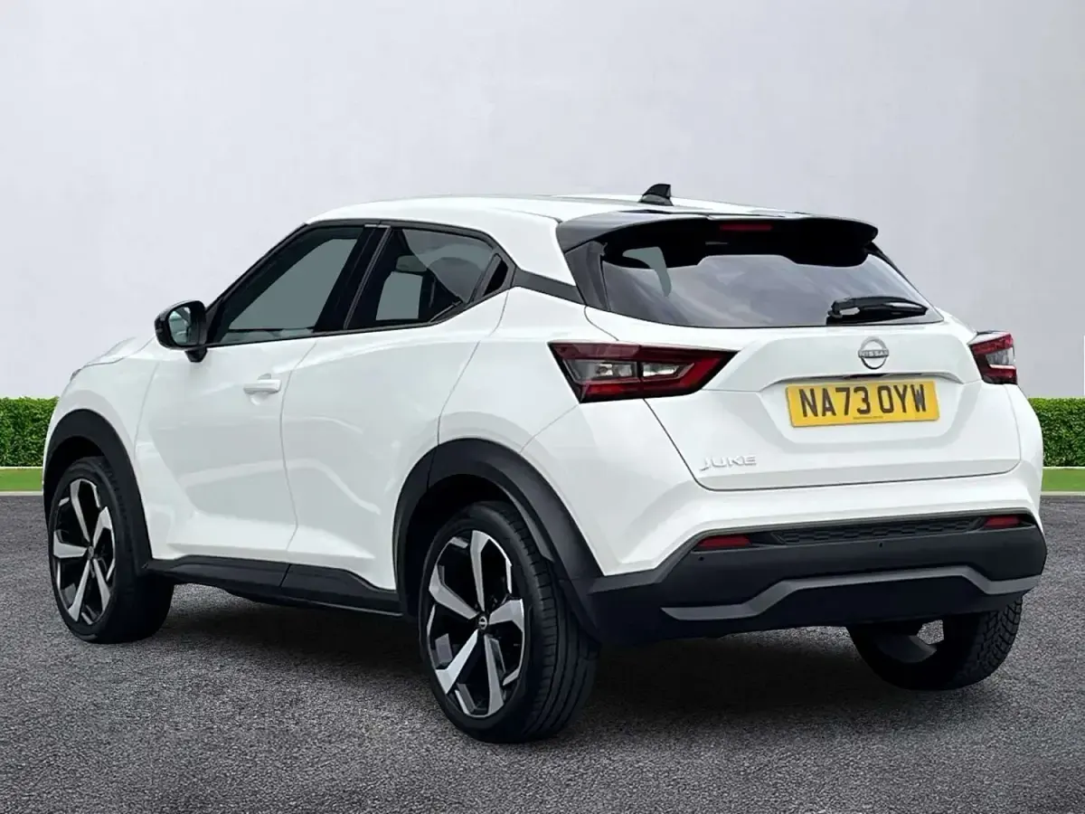 Used Nissan Juke Tekna 2023 White SUV