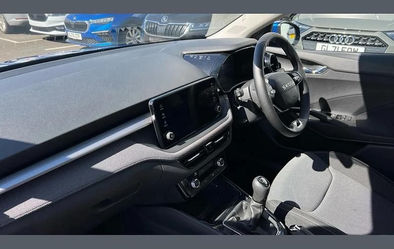 Used Skoda Fabia SE 80 HP (58 kW) 2025 Race blue metallic Hatchback