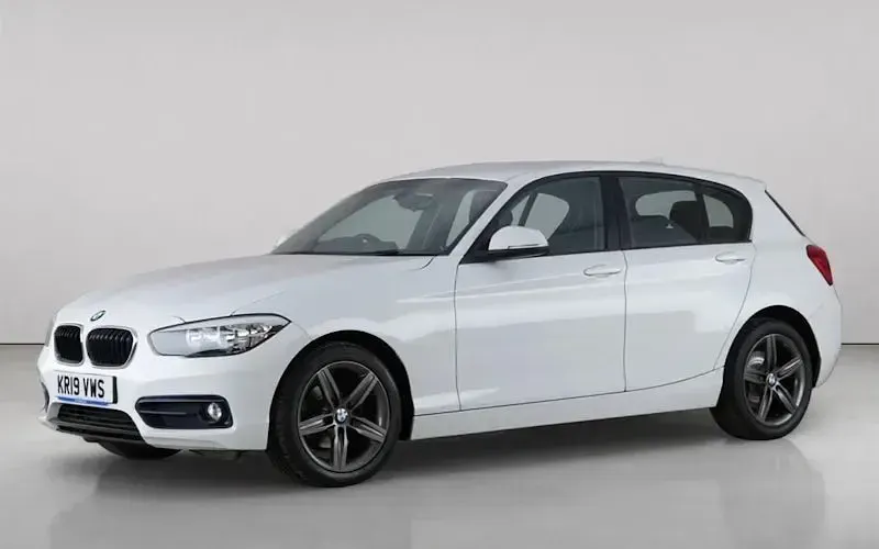 Used BMW 118 Sport Line 136 HP (100 kW) 2019 White Hatchback