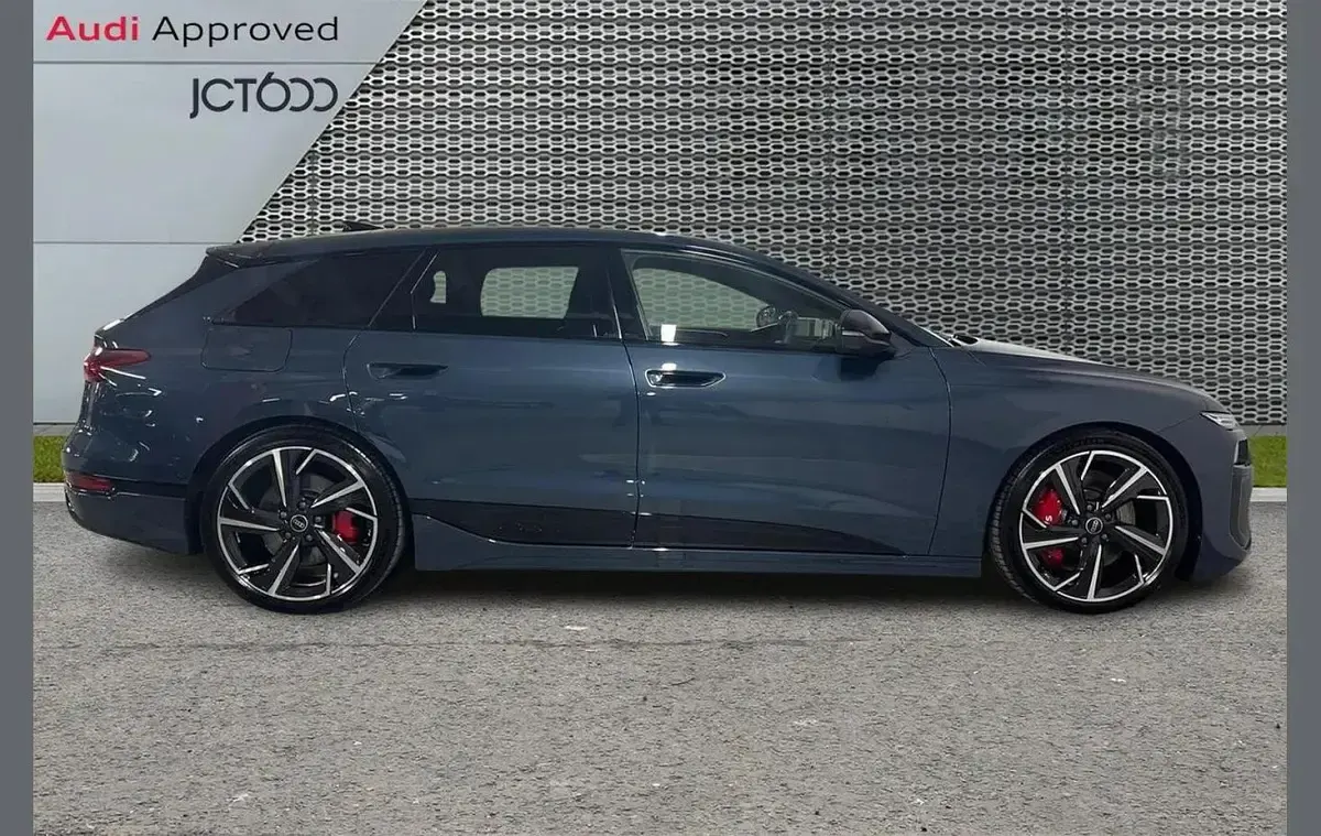 Used Audi S6 e-tron Comfort 369 kW (503 HP) 2025 Blue Estate