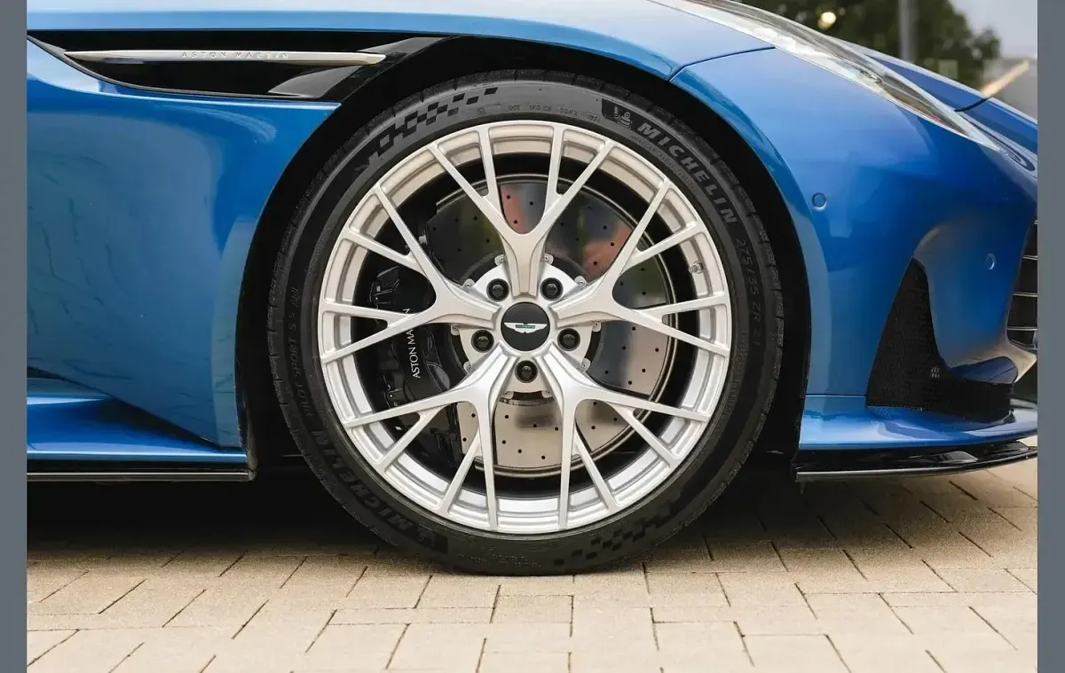 Used Aston Martin DB12 670 HP (492 kW) 2025 Blue Coupe