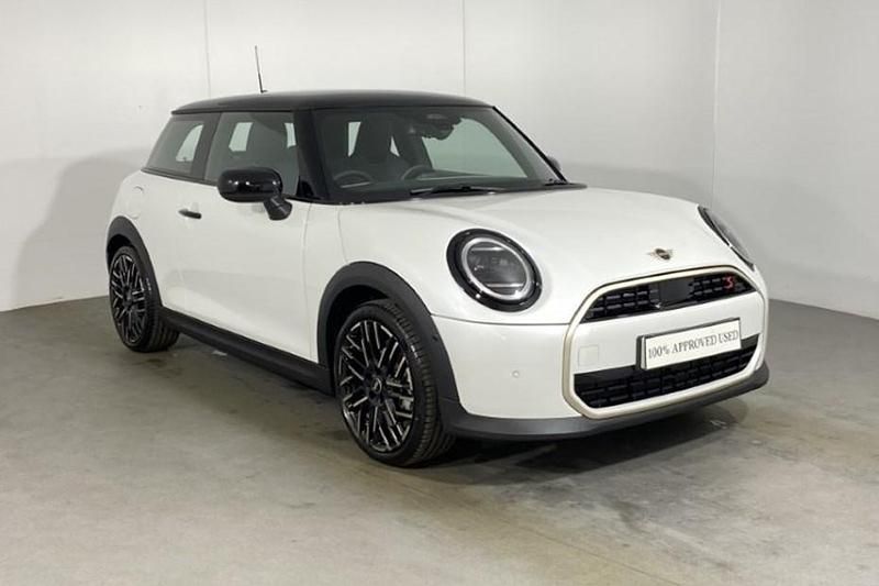 White Used 2025 Mini Cooper Exclusive Hatchback | £27,000 (Good price) - Image 1/1
