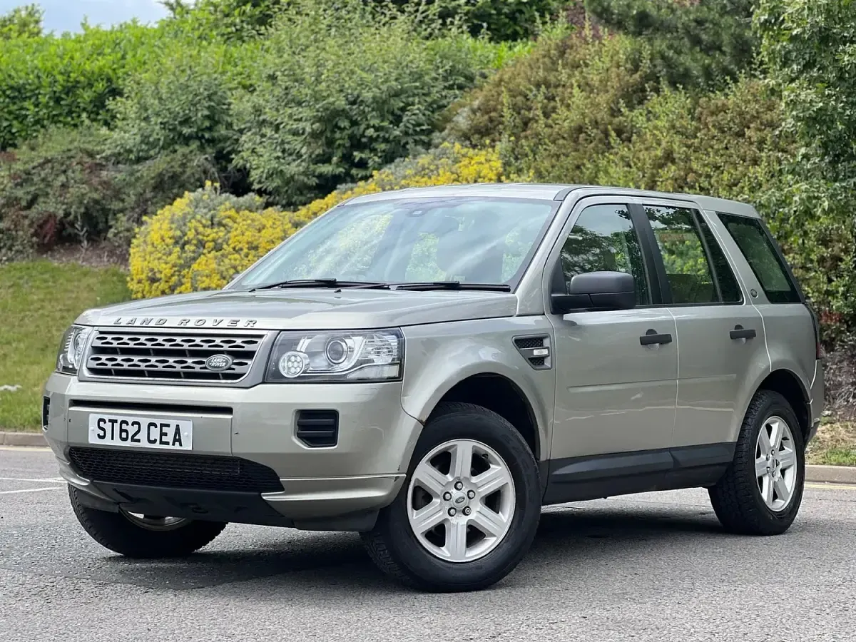 Used Land Rover Freelander 2 S 150 HP (110 kW) 2012 Gold SUV