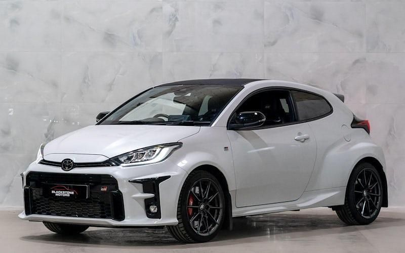 Used Toyota Yaris 272 HP (200 kW) 2021 White Hatchback