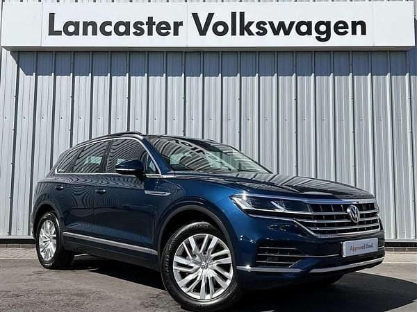 Blue Used 2018 VW Touareg SEL SUV | £19,495 (Expensive) - Image 1/4