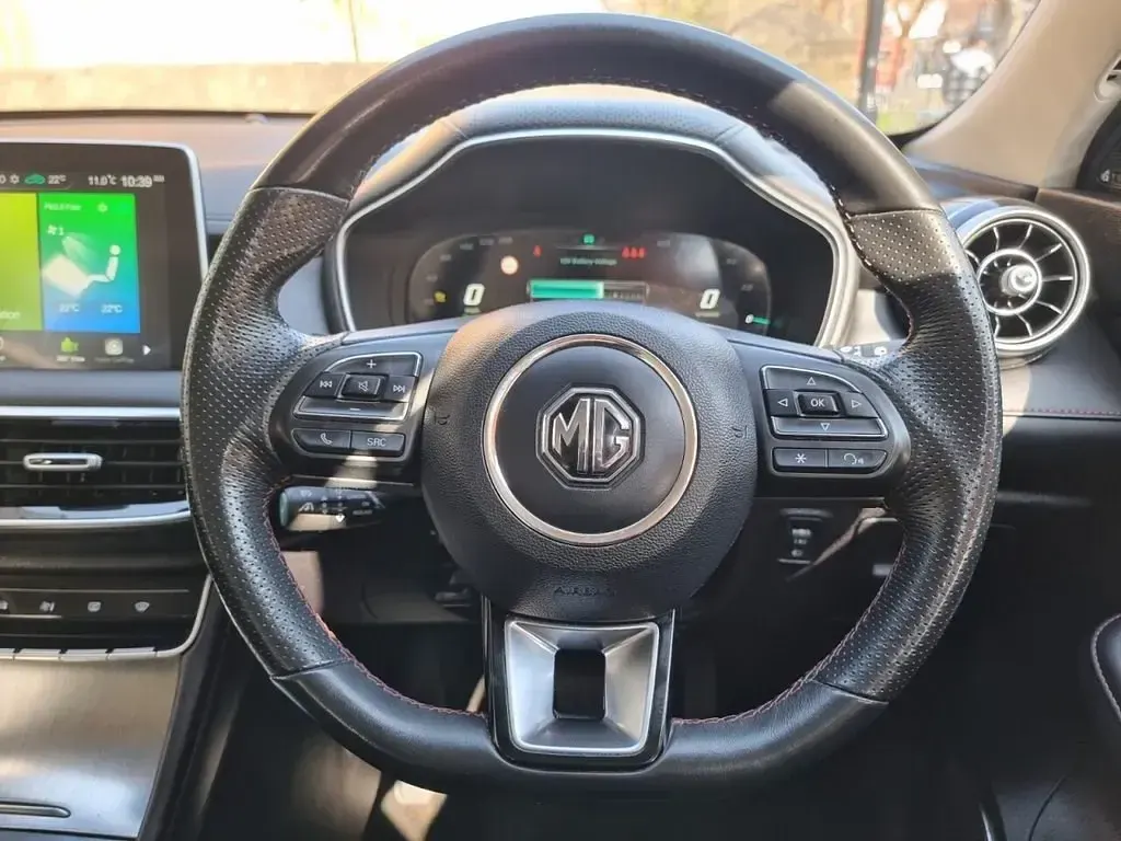 Begagnad MG HS Excite 258 HK (189 kW) 2020 Svart SUV