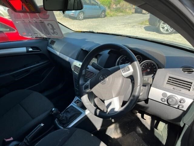 Image 2/4